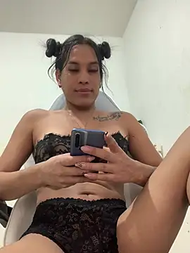 Snapshot of Emiily_Miller chatting on 12/18/24, 08:25 Emiily Miller online show from 12/18/24, 08:25