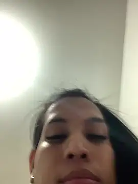 Snapshot of Emiily_Miller chatting on 12/20/24, 01:58 Emiily Miller online show from 12/20/24, 01:58