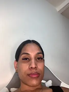 Snapshot of Emiily_Miller chatting on 12/23/24, 07:52 Emiily Miller online show from 12/23/24, 07:52