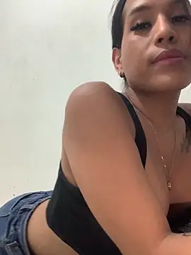 Snapshot of Emiily_Miller chatting on 01/24/25, 11:02 Emiily Miller online show from 01/24/25, 11:02