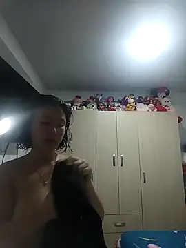 kendaall jenner  online show from 12/18/24, 06:46