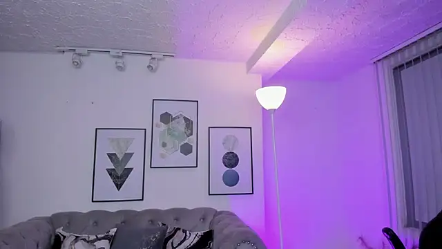 kendaall jenner  online show from 01/29/25, 08:18