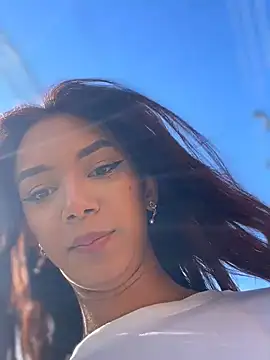 Snapshot of Nikol_Rang__ chatting on 10/24/25, 08:27 Nikol Rang online show from 10/24/25, 08:27