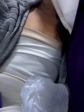 Snapshot of Nikol_Rang__ chatting on 11/11/25, 07:14 Nikol Rang online show from 11/11/25, 07:14