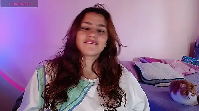 Snapshot of Lu_perez chatting on 12/23/24, 03:33 Lu perez online show from 12/23/24, 03:33