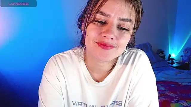 Snapshot of Lu_perez chatting on 01/16/25, 10:42 Lu perez online show from 01/16/25, 10:42