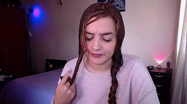 Snapshot of Lu_perez chatting on 02/22/25, 05:35 Lu perez online show from 02/22/25, 05:35
