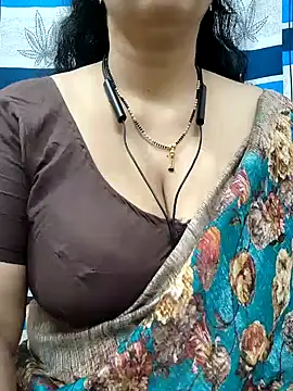 Snapshot of bhuvana555 chatting on 12/12/24, 03:54 bhuvana555 online show from 12/12/24, 03:54