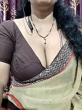 Snapshot of bhuvana555 chatting on 03/06/25, 05:43 bhuvana555 online show from 03/06/25, 05:43