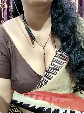 Snapshot of bhuvana555 chatting on 03/12/25, 04:46 bhuvana555 online show from 03/12/25, 04:46