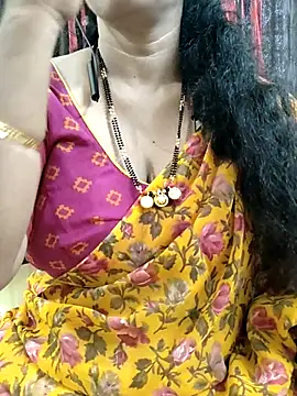 Snapshot of bhuvana555 chatting on 09/10/25, 05:29 bhuvana555 online show from 09/10/25, 05:29