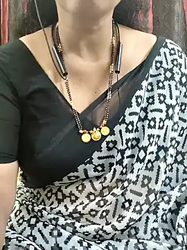 Snapshot of bhuvana555 chatting on 09/19/25, 04:51 bhuvana555 online show from 09/19/25, 04:51