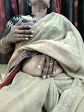 Snapshot of bhuvana555 chatting on 09/21/25, 04:52 bhuvana555 online show from 09/21/25, 04:52