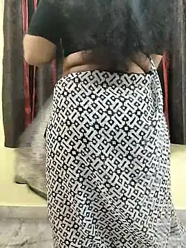 Snapshot of bhuvana555 chatting on 09/26/25, 05:28 bhuvana555 online show from 09/26/25, 05:28