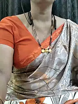 Snapshot of bhuvana555 chatting on 09/28/25, 05:18 bhuvana555 online show from 09/28/25, 05:18