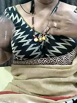 Snapshot of bhuvana555 chatting on 10/11/25, 05:22 bhuvana555 online show from 10/11/25, 05:22