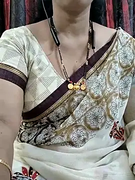 Snapshot of bhuvana555 chatting on 10/16/25, 04:02 bhuvana555 online show from 10/16/25, 04:02