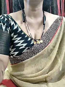 Snapshot of bhuvana555 chatting on 10/19/25, 05:35 bhuvana555 online show from 10/19/25, 05:35