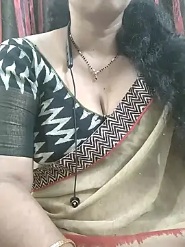 Snapshot of bhuvana555 chatting on 11/11/25, 05:13 bhuvana555 online show from 11/11/25, 05:13