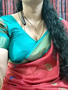 Snapshot of bhuvana555 chatting on 11/22/25, 04:55 bhuvana555 online show from 11/22/25, 04:55