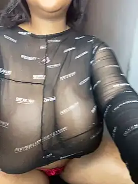 Snapshot of MayaPassion chatting on 10/21/25, 08:20 MayaPassion online show from 10/21/25, 08:20