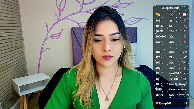 Snapshot of DahliaMoore chatting on 12/03/24, 12:06 DahliaMoore online show from 12/03/24, 12:06