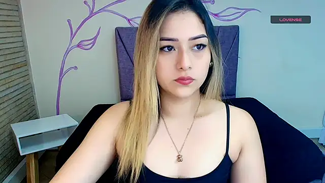 Snapshot of DahliaMoore chatting on 12/05/24, 12:00 DahliaMoore online show from 12/05/24, 12:00
