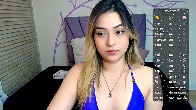 Snapshot of DahliaMoore chatting on 12/06/24, 03:33 DahliaMoore online show from 12/06/24, 03:33