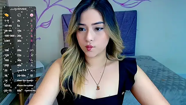 Snapshot of DahliaMoore chatting on 12/18/24, 05:10 DahliaMoore online show from 12/18/24, 05:10