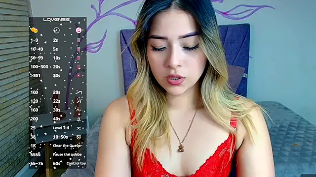 Snapshot of DahliaMoore chatting on 12/19/24, 03:41 DahliaMoore online show from 12/19/24, 03:41