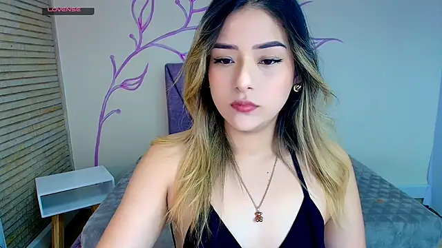 Snapshot of DahliaMoore chatting on 12/20/24, 12:05 DahliaMoore online show from 12/20/24, 12:05