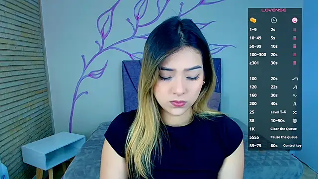 Snapshot of DahliaMoore chatting on 12/21/24, 01:21 DahliaMoore online show from 12/21/24, 01:21