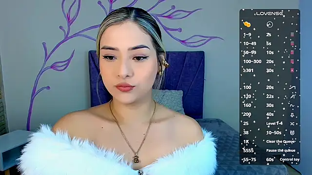 Snapshot of DahliaMoore chatting on 12/27/24, 12:56 DahliaMoore online show from 12/27/24, 12:56