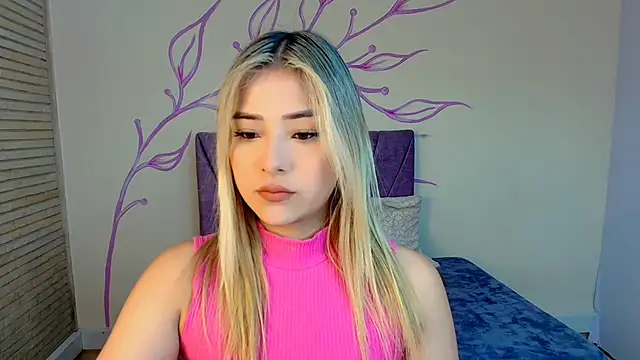 Snapshot of DahliaMoore chatting on 01/05/25, 01:47 DahliaMoore online show from 01/05/25, 01:47