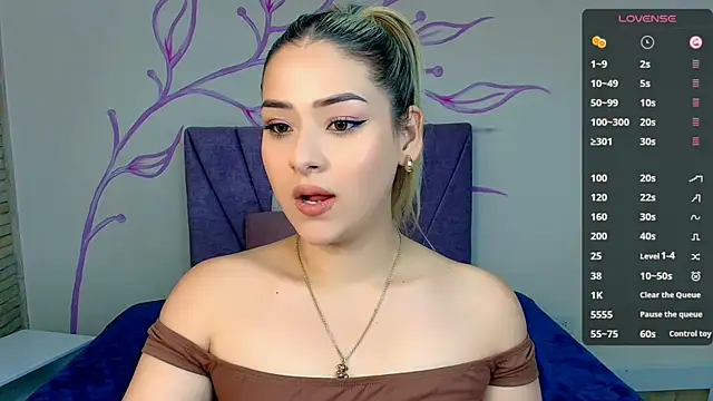 Snapshot of DahliaMoore chatting on 01/18/25, 07:37 DahliaMoore online show from 01/18/25, 07:37