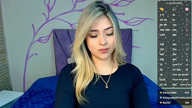 Snapshot of DahliaMoore chatting on 01/23/25, 10:54 DahliaMoore online show from 01/23/25, 10:54