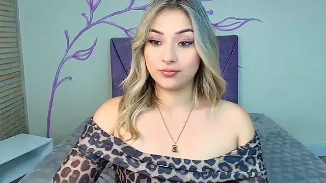 Snapshot of DahliaMoore chatting on 02/06/25, 10:53 DahliaMoore online show from 02/06/25, 10:53
