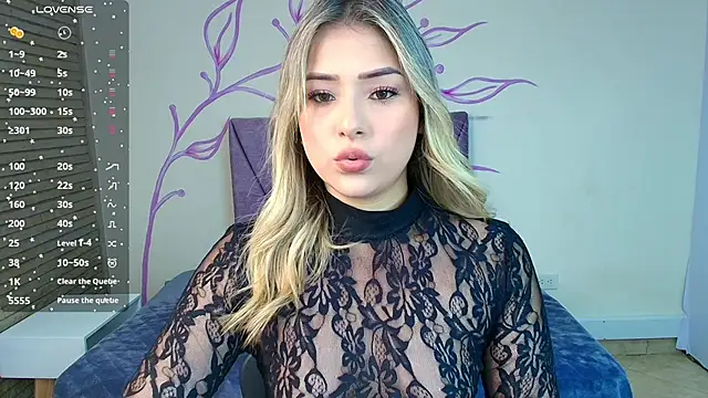 Snapshot of DahliaMoore chatting on 02/22/25, 11:24 DahliaMoore online show from 02/22/25, 11:24