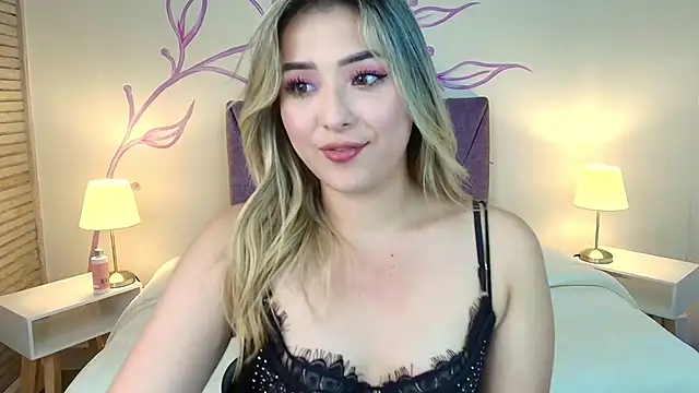 Snapshot of DahliaMoore chatting on 03/09/25, 06:17 DahliaMoore online show from 03/09/25, 06:17