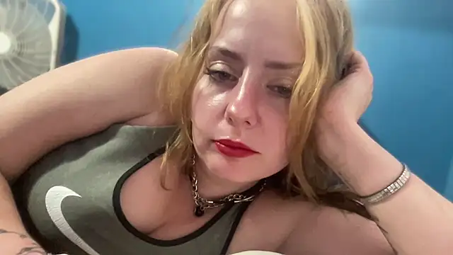Snapshot of SkarlettRose96 chatting on 09/20/25, 06:42 SkarlettRose96 online show from 09/20/25, 06:42