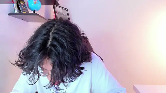 manu vera online show from 10/06/25, 03:48