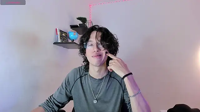 manu vera online show from 10/15/25, 07:58