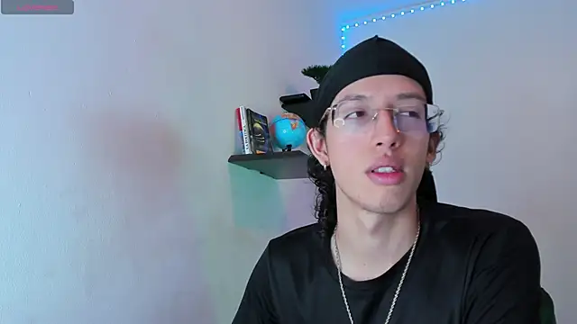 manu vera online show from 10/25/25, 04:20