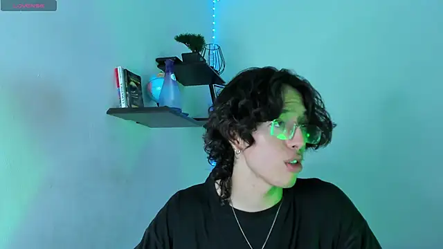 manu vera online show from 10/28/25, 03:10