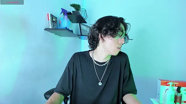 manu vera online show from 11/02/25, 02:36