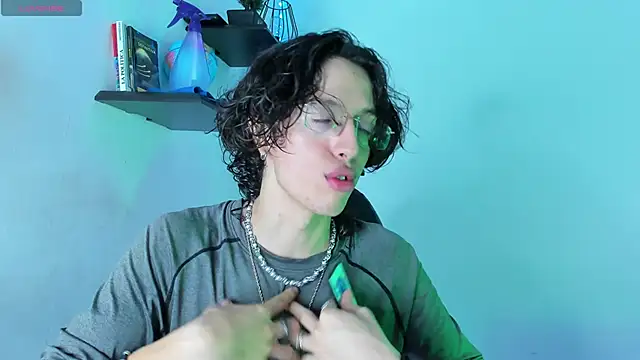 manu vera online show from 11/04/25, 03:38