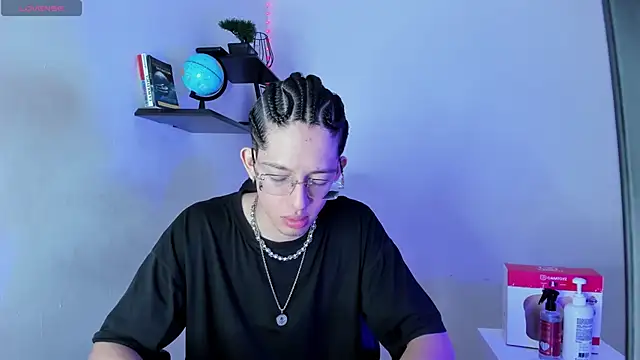 manu vera online show from 11/11/25, 03:06