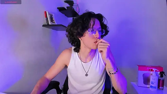 manu vera online show from 11/19/25, 02:55