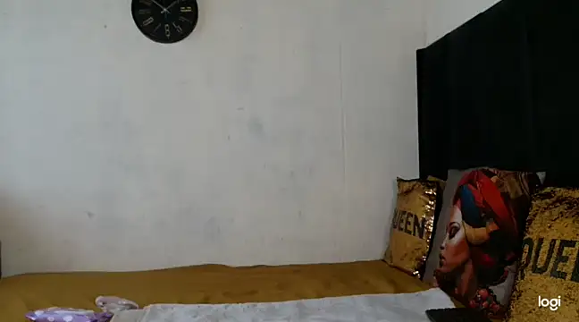 Snapshot of quenliyasa chatting on 01/11/25, 08:33 quenliyasa online show from 01/11/25, 08:33