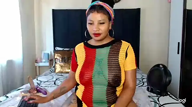 Snapshot of quenliyasa chatting on 03/10/25, 09:21 quenliyasa online show from 03/10/25, 09:21